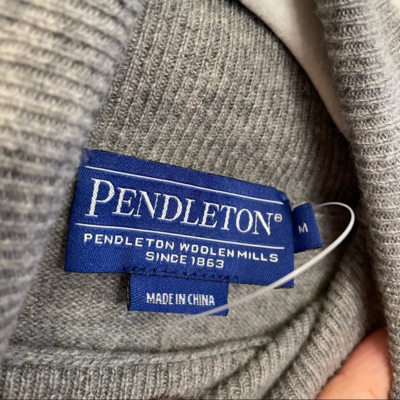 Pendleton Sweaters - NWT Pendleton 100% cashmere turtleneck sweater M